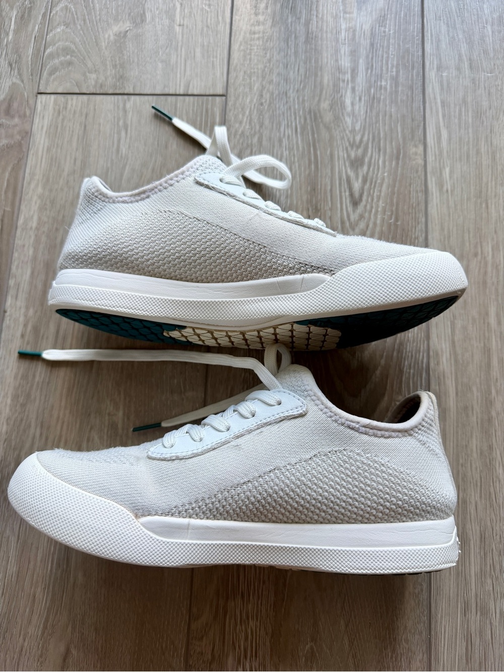 Vessi Weekend Classic Sneaker womens - marble white size 6. Waterproof